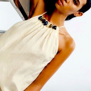 Zara 100% LINEN STONE Cream TOP XS New no tags!
Pristine condition Never worn!